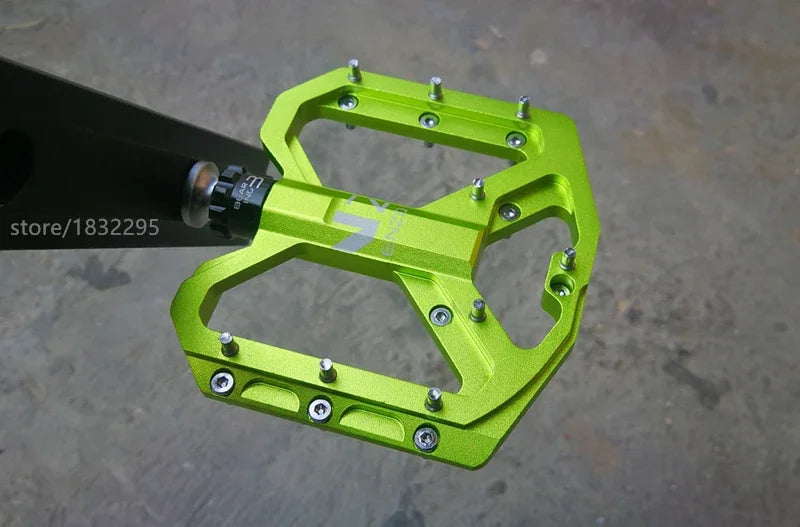 2020 New Mountain Non-Slip Bike Pedals Platform Bicycle Flat Alloy Pedals 9/16' 3 Bearings for Road MTB Fixie Bikes