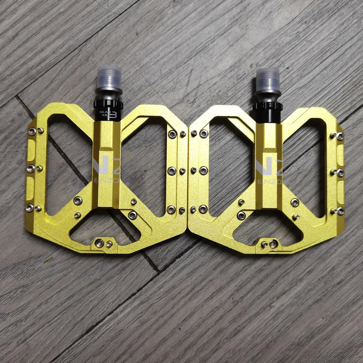 2020 New Mountain Non-Slip Bike Pedals Platform Bicycle Flat Alloy Pedals 9/16' 3 Bearings for Road MTB Fixie Bikes